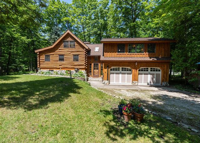 Stipe Cabin — Readmond Township, MI