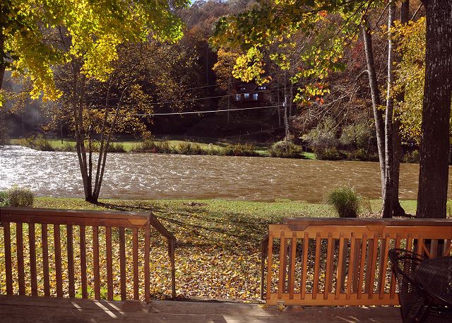 Riverfront Vacation Cabin Rental in Murphy NC