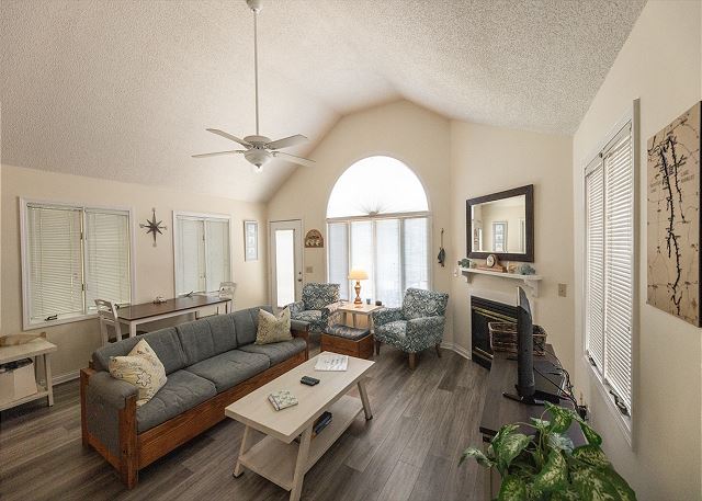 Unit 328 - Barefoot Cottage — Grand Rivers, KY