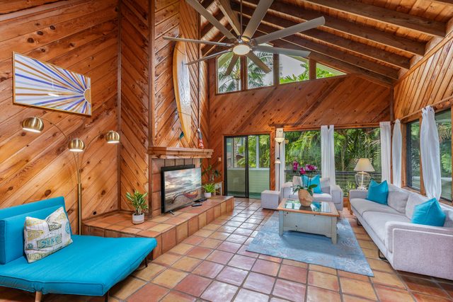 Hale Tatahi
Beds/Baths
2 BR
2 BA
4 Guests
