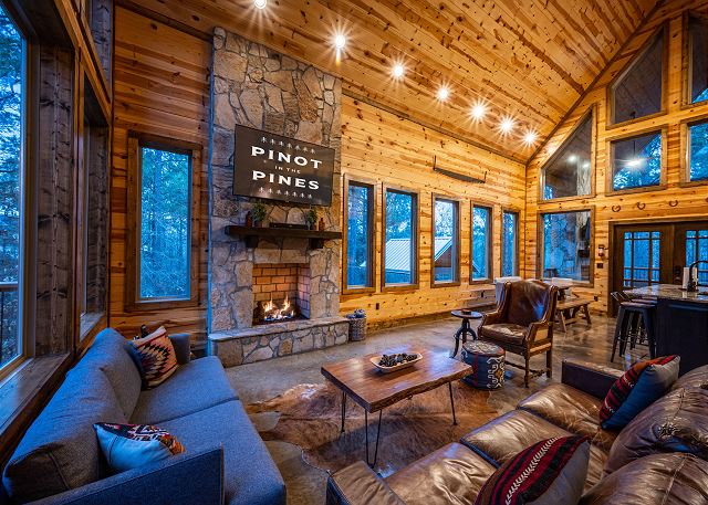 Hochatown, Oklahoma United States - Pinot in the Pines Cabin | Lakewood Luxury Cabins