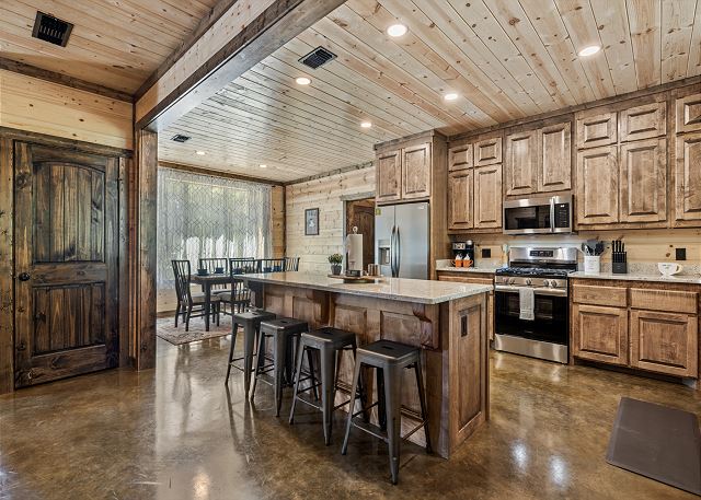 Broken Bow, Oklahoma United States - Pop's Place | Lakewood Luxury Cabins