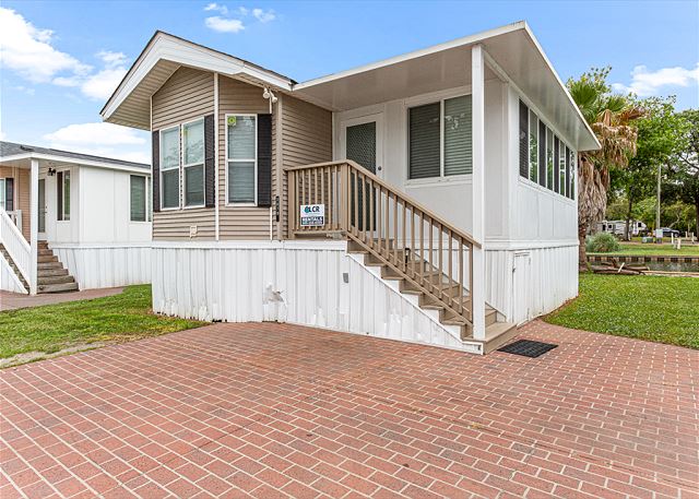 2879 Crater Lake — Myrtle Beach, SC