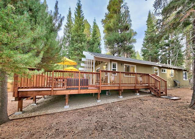 South Lake Tahoe, California United States - 1540TS Snowy Owl Cabin | Pinnacle Lake Tahoe Getaways