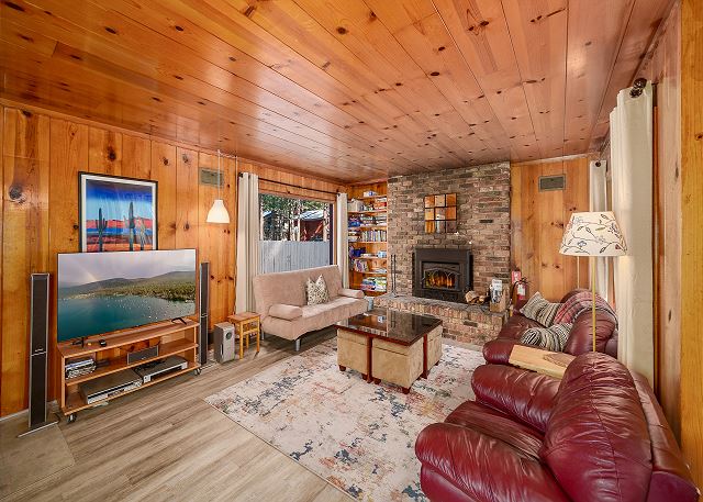 South Lake Tahoe, California United States - Al Tahoe Cabin-Vintage Meets Modern  920SF | Pinnacle Lake Tahoe Getaways