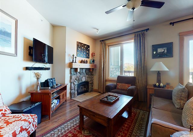 Juniper Springs Lodge #539 | Mammoth ski-in, ski-out Condos in Mammoth Lakes, CA | Mammoth Sierra Reservations