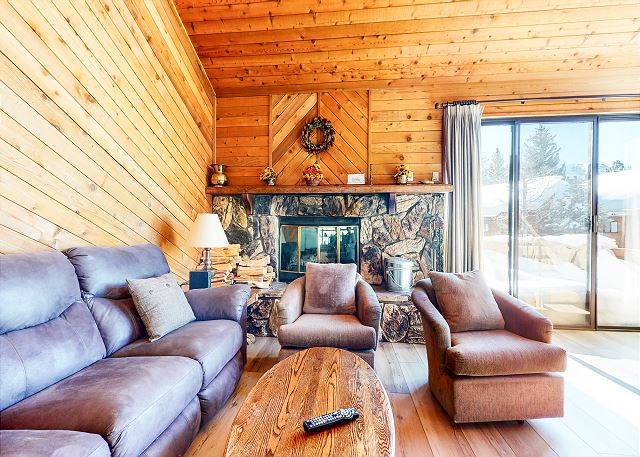 Snowflower #68 | Mammoth Lakes Condos | Mammoth Sierra Reservations