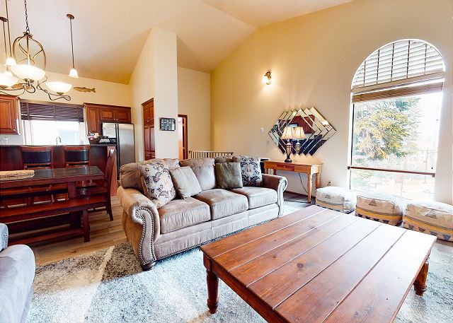 Helios North #5 | Mammoth Village Condos in Mammoth Lakes, CA | Mammoth Sierra Reservations