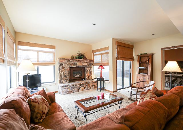 Silver Bear #22 | Mammoth Lakes Condos | Mammoth Sierra Reservations