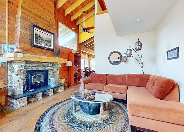 Rainbow Villas #1 | Mammoth Condos in Mammoth Lakes, CA | Mammoth Sierra Reservations