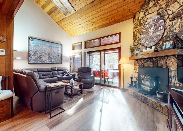 Winterset #3 | Mammoth Vacation Rentals in Mammoth Lakes, CA | Mammoth Sierra Reservations