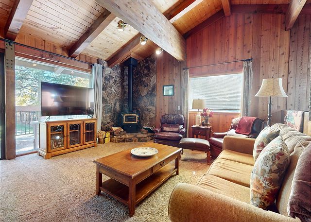 Villa de los Pinos #40| Mammoth Lakes Condos | Mammoth Sierra Reservations