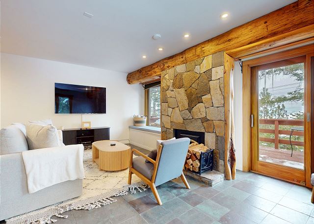 Lakeview Villas #9 | Mammoth Lakes Condos | Mammoth Sierra Reservations