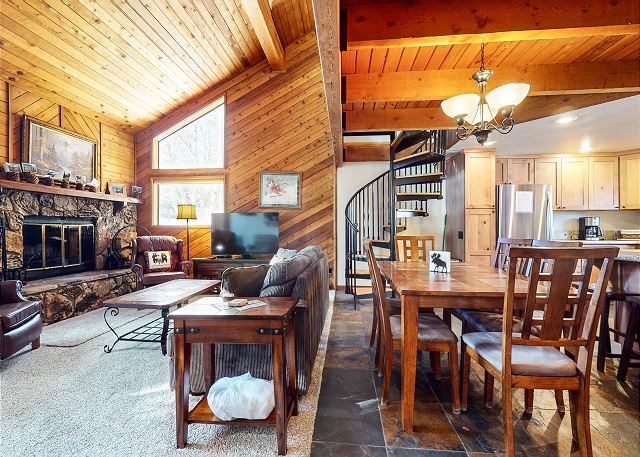 Snowflower #26 | Mammoth Condos in Mammoth Lakes, CA | Mammoth Sierra Reservations