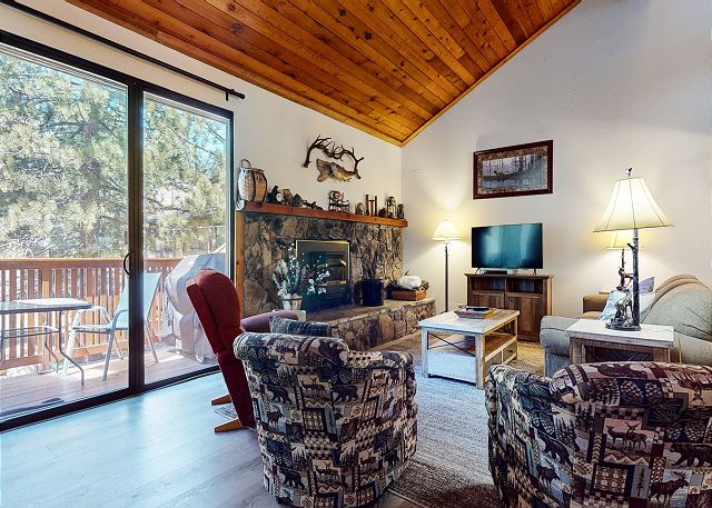 Mammoth Sierra Townhomes #32 | Mammoth Lakes Condos | Mammoth Sierra Reservations