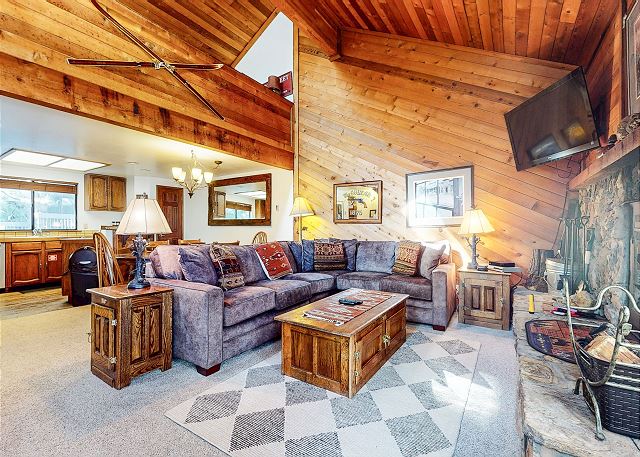 Mammoth Sierra Townhomes #40 | Mammoth Lakes Condos | Mammoth Sierra Reservations