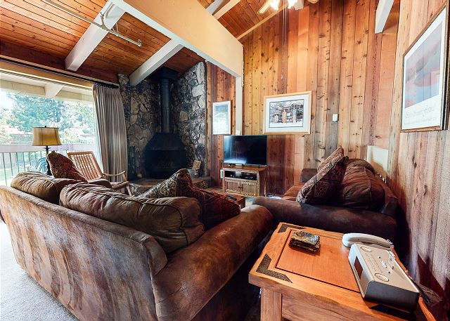 Villa de los Pinos #30 | Mammoth Lakes Condos | Mammoth Sierra Reservations