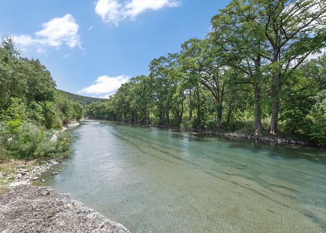 RR 9740 Guadalupe River Rock Retreat