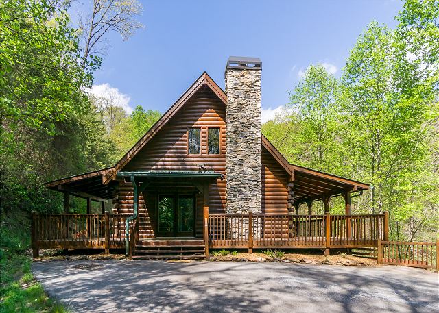 New Listing! Lakeview Retreat-3-Bed/3-Bath/HotTub/Ping-Pong/Lake!