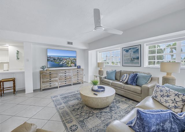 Sol Mate on Siesta Key- Ex Lg condo with private beach- sleeps 6 — Point O'Rocks, FL