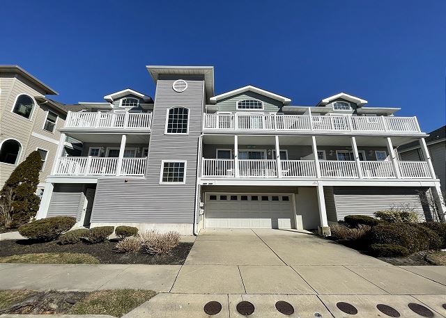 127 E Hand Ave, Unit B in Wildwood, NJ!