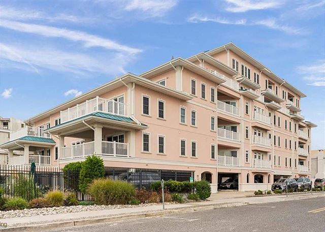 520 E Stockton Road, Unit 205 in Wildwood Crest, NJ! — Wildwood Gables, NJ