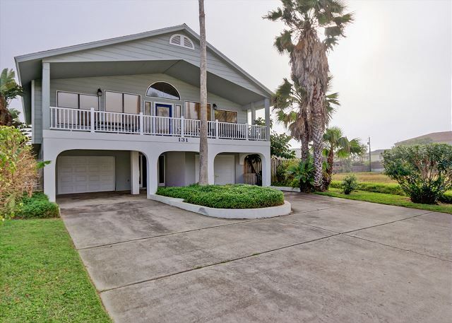 Tranquil Island Home with a Private Pool By Rent On Padre — South Padre Island, TX