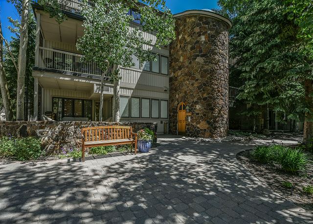 Chateau DuMont Oversized 2 Bed 2 Bath CDMR