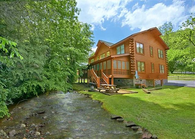 Rushing Water Lodge — Pigeon Forge, TN