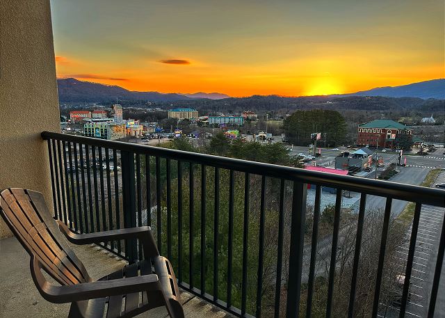 Mountain View Condos - 1502