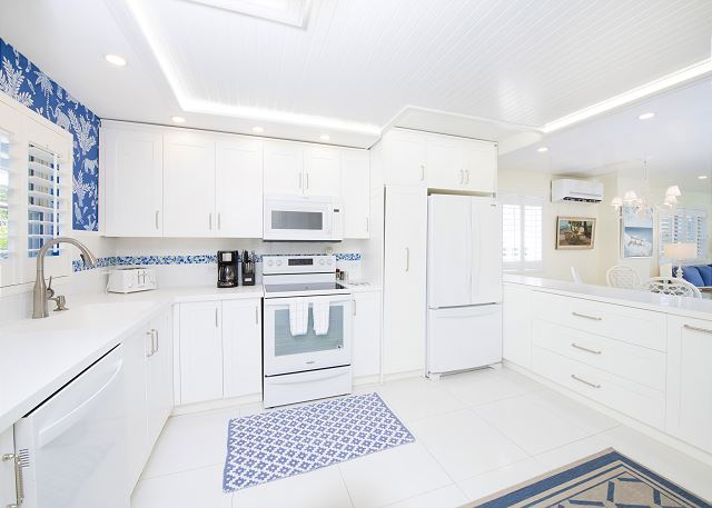 GRAND CAYMAN, CAYMAN ISLANDS Cayman Islands - UNIT 23, 2131 West Bay R.D. Building E | Silver Sands
