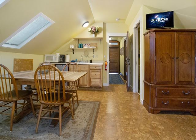 Acanthus Suites - Miner's Suite