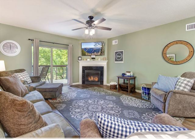 Two Bedroom Vacation Condo Rental Near Dollywood — Pigeon Forge, TN