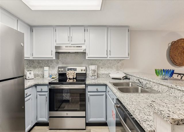 Elevated Escape 2 BR/2BA Condo in Gatlinburg — Gatlinburg, TN