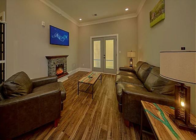 2BD/#6 Town Place 1