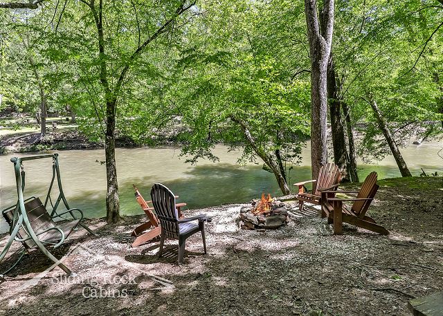 R & R River Retreat — Ellijay, GA