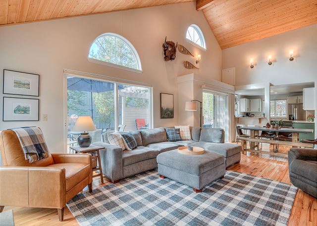 Pyramid Lane 2 - Sunriver Lodging Vacation Rentals