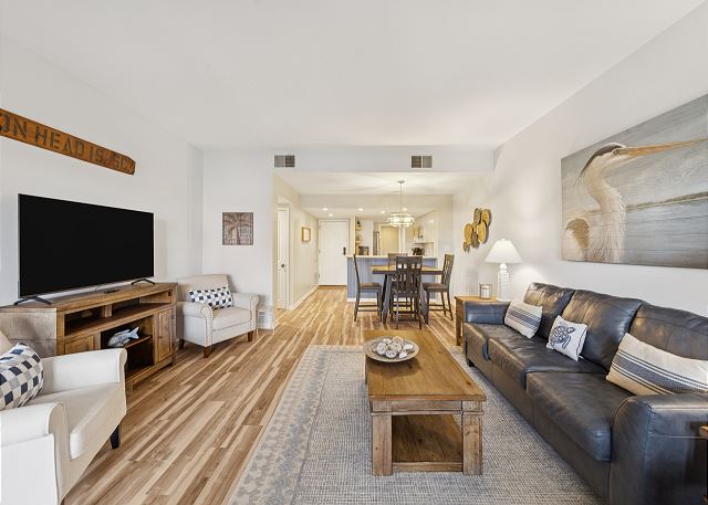 Bright & Modern Pet Friendly Beach Getaway