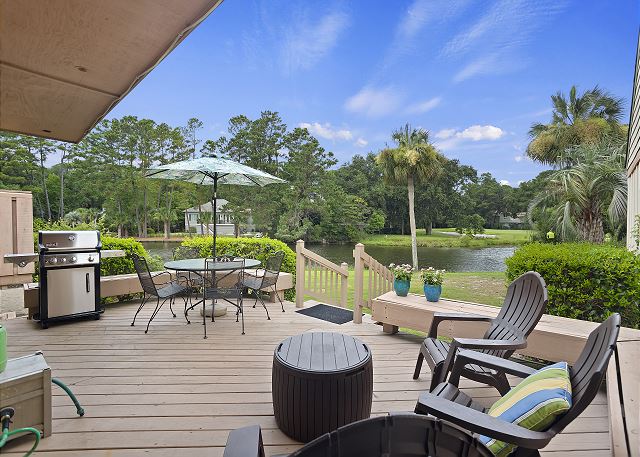 Pet Friendly -Patio overlooking Lagoon -Near Beach