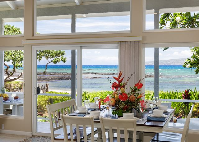 Whale's Tail - 3BR Beachfront Home in Magical Puako! Steps to the ocean! — Kamuela, HI