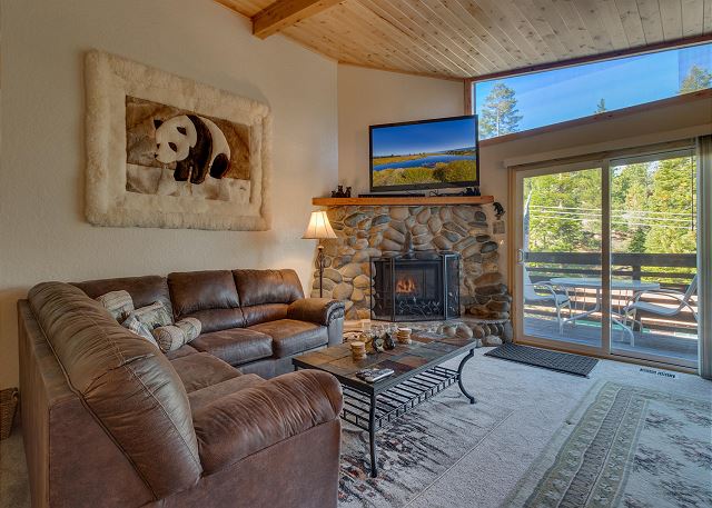 Cozy Lake Tahoe Condo very close to Heavenly Ski Resort (SL223SB)