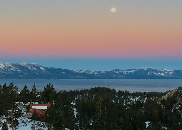 Black Bear Lookout, 3 Bedroom with Lake Views (SL752C)