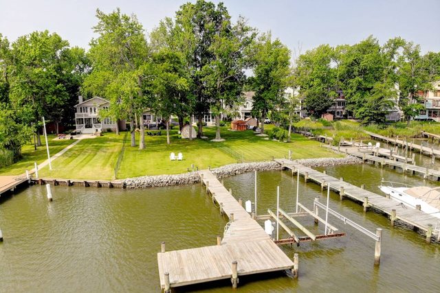 The Pearl (of Oyster Harbor)