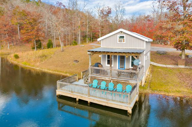Lakeview Fishing Cabin