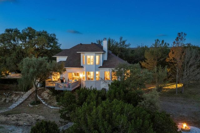 The Lodge at Lake Whitney! (Lakeside Retreat on Lake Whitney-Game Room