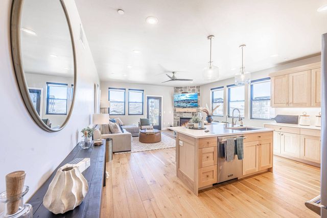 Deer Valley East | Lakeside at Mayflower