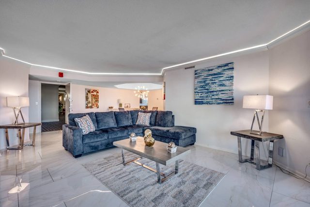 Maisons-sur-Mer Unit 406