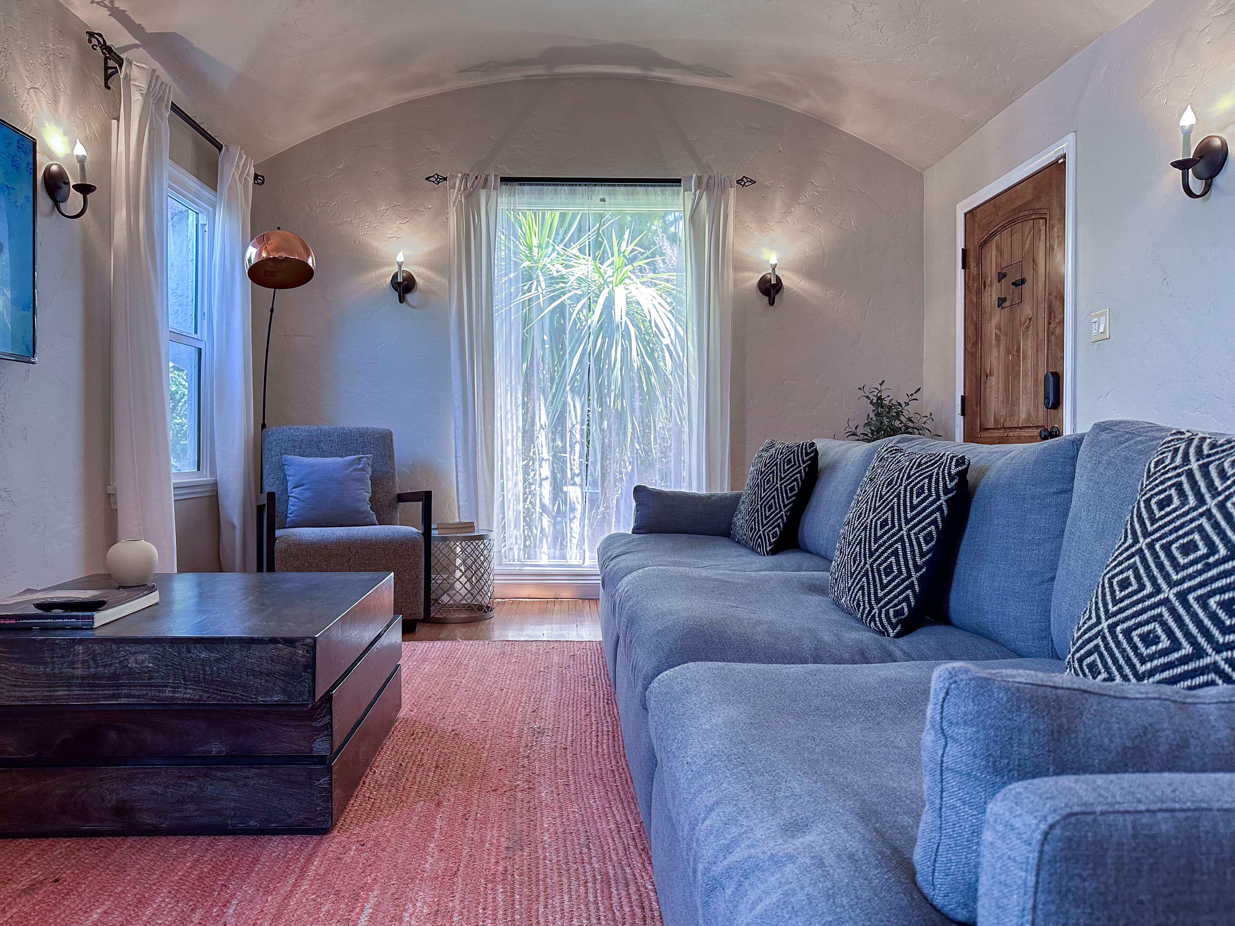 House, Picfair Village, 90019