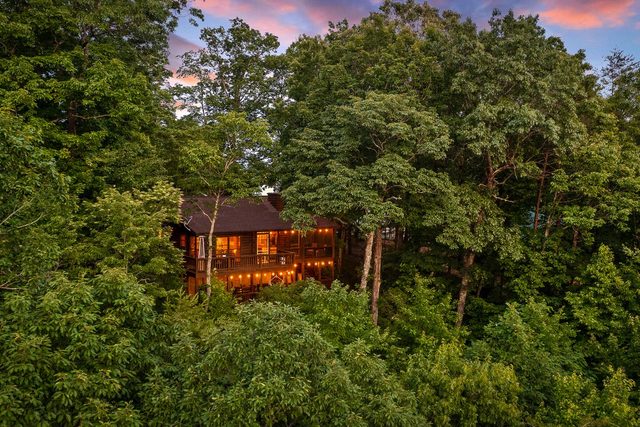 Ridgecrest | Cozy Cabin Fireplace Sunset & Hot Tub — Blue Ridge, GA