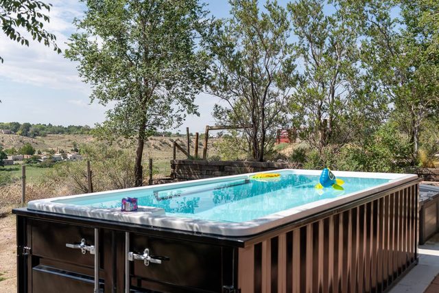 》3400sqft w/Heated Pool & Hot Tub, & Mtn Views